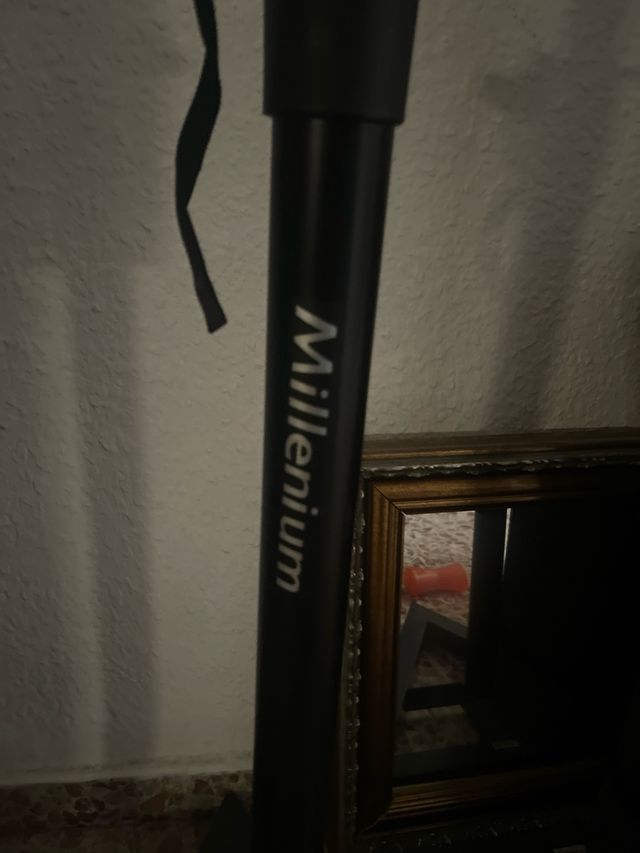 Pie de altavoces Millenium Negro