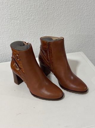 Botín Latouche Piel Marrón Tacón