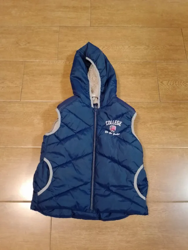 Chaleco azul talla 7-8 con borreguillo