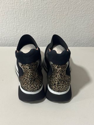 Zapatillas piel azul marino todas las tallas.