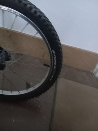 Bicicleta blanca ROKRAIDER