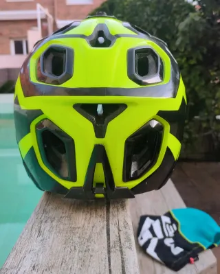 Casco MET Parachute