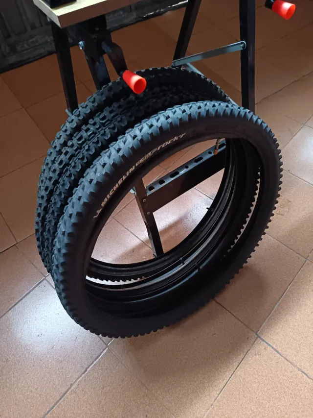 Lote di 4 ruote per bicicletta MTB varie marche 26"