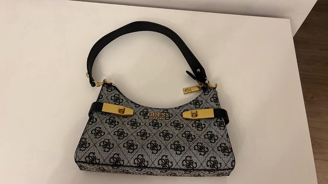 Bolso Guess Negro y Gris