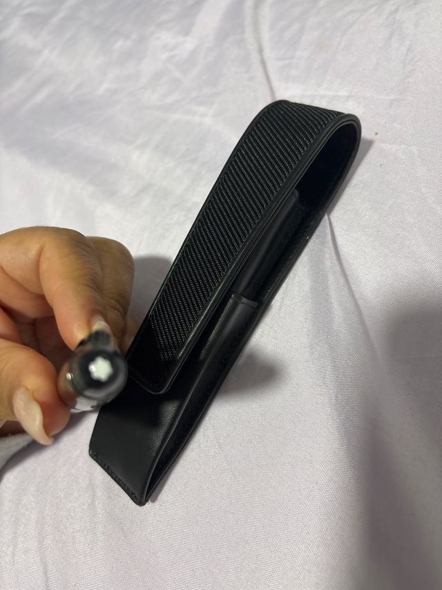 Bolígrafo Montblanc con funda