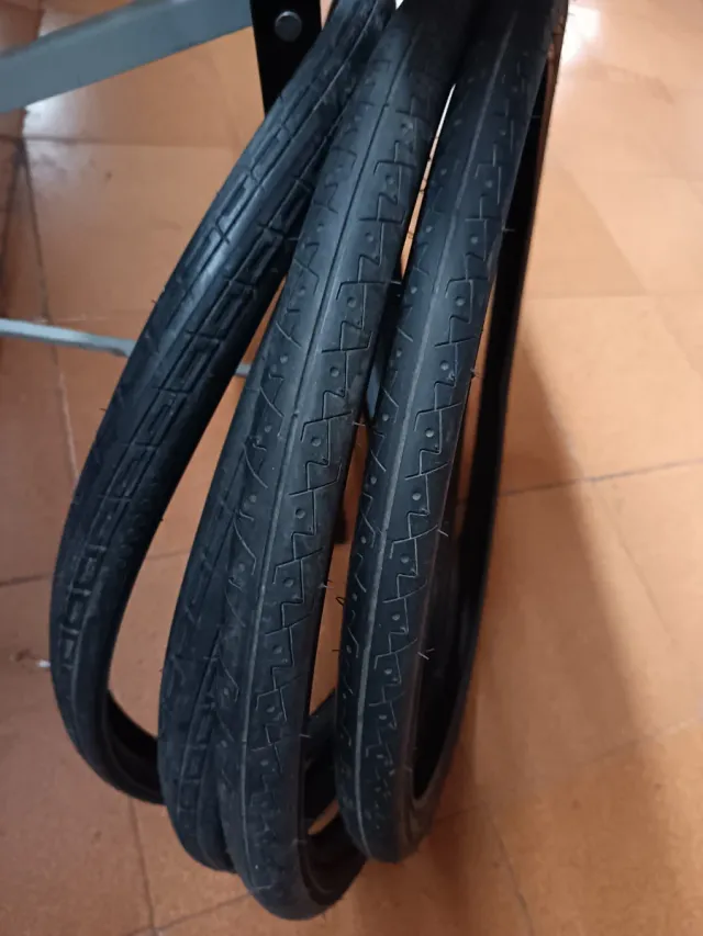 LOTE 2 PAREJAS DI RUOTE PER BICICLETTA FINE DA 26"