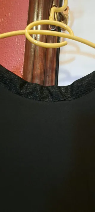 Vestido largo negro con estampado floral