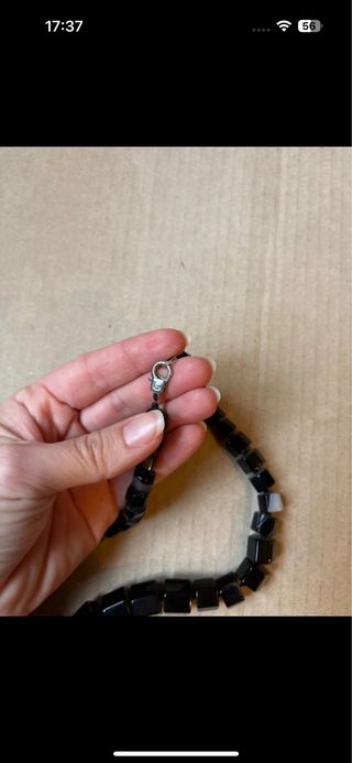 Collana vintage nera con pietre cubiche