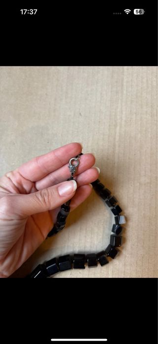 Collana vintage nera con pietre cubiche
