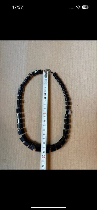 Collana vintage nera con pietre cubiche