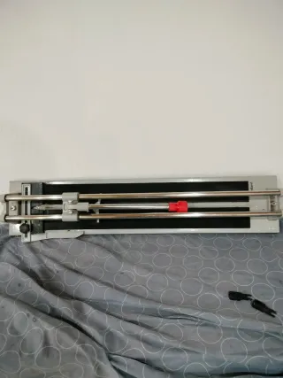 Cortadora de azulejos 65cm.