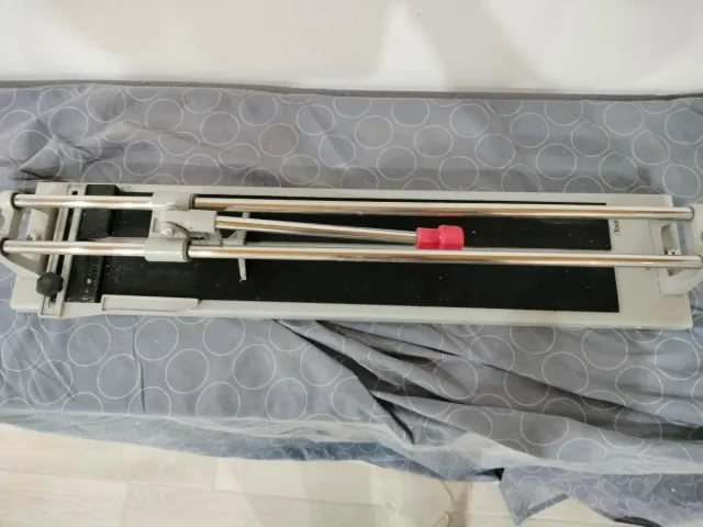 Cortadora de azulejos 65cm.