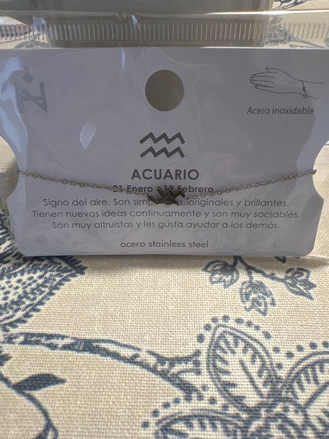 Gargantilla y pulsera Acuario color plata