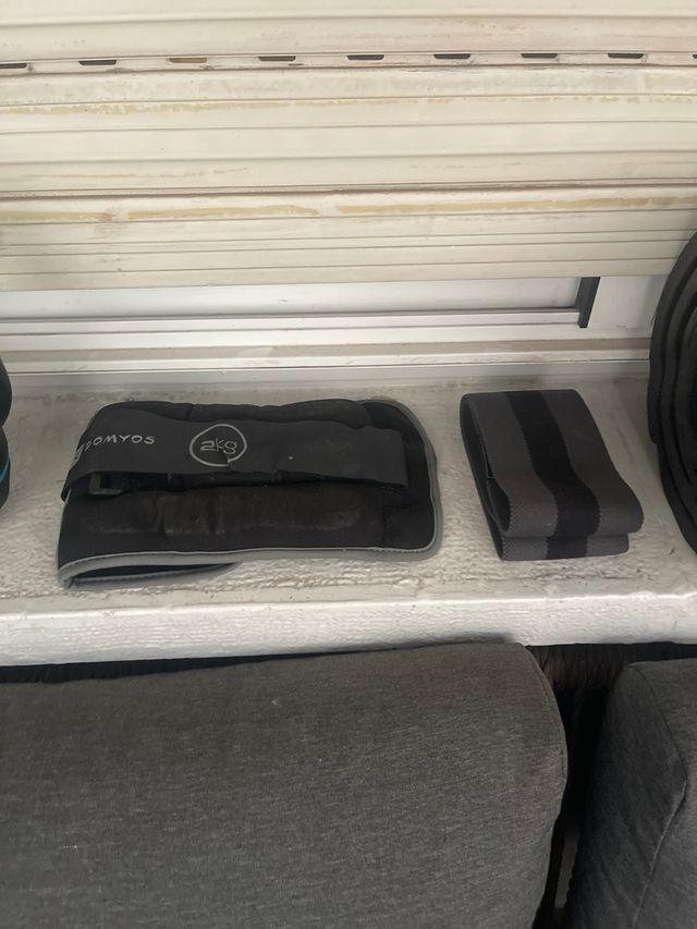 Equipo de gimnasio: Mancuernas, pesa rusa y esteri