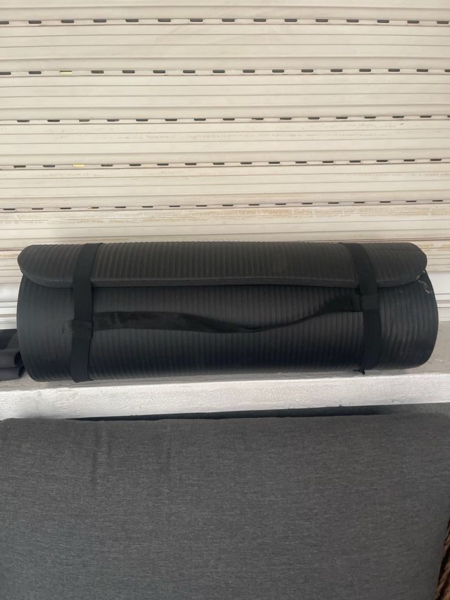 Equipo de gimnasio: Mancuernas, pesa rusa y esteri