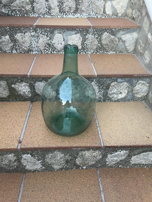 Damajuana de cristal verde