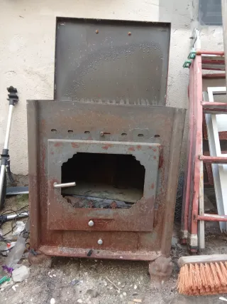 Estufa de leña de metal