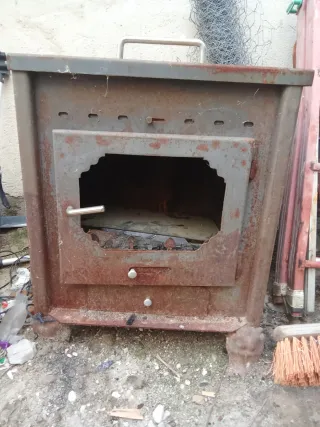 Estufa de leña de metal