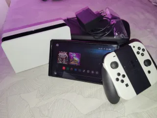Nintendo Switch OLED Blanca + Accesorios + Funda