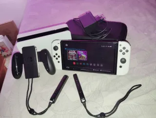 Nintendo Switch OLED Blanca + Accesorios + Funda