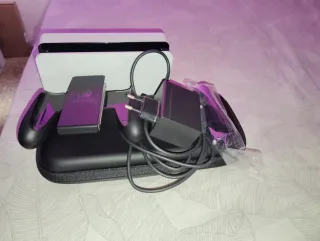 Nintendo Switch OLED Blanca + Accesorios + Funda