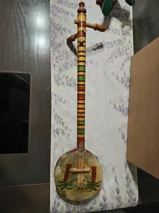 Laúd bereber artesanal