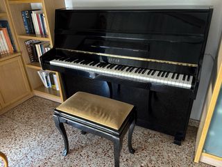 Piano vertical Astor negro