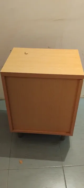 2 Sillas plegables y 2 Mesas de Madera