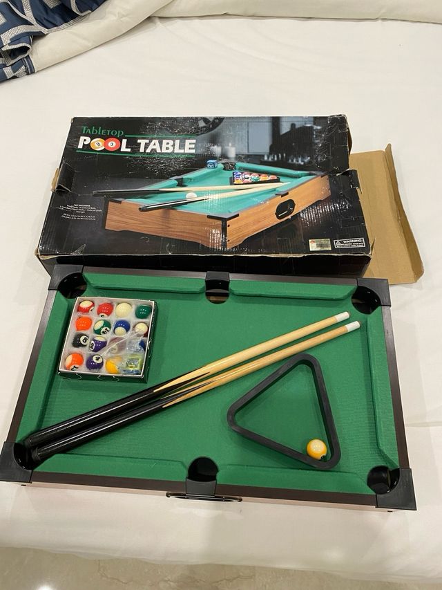 Mini mesa de billar con accesorios