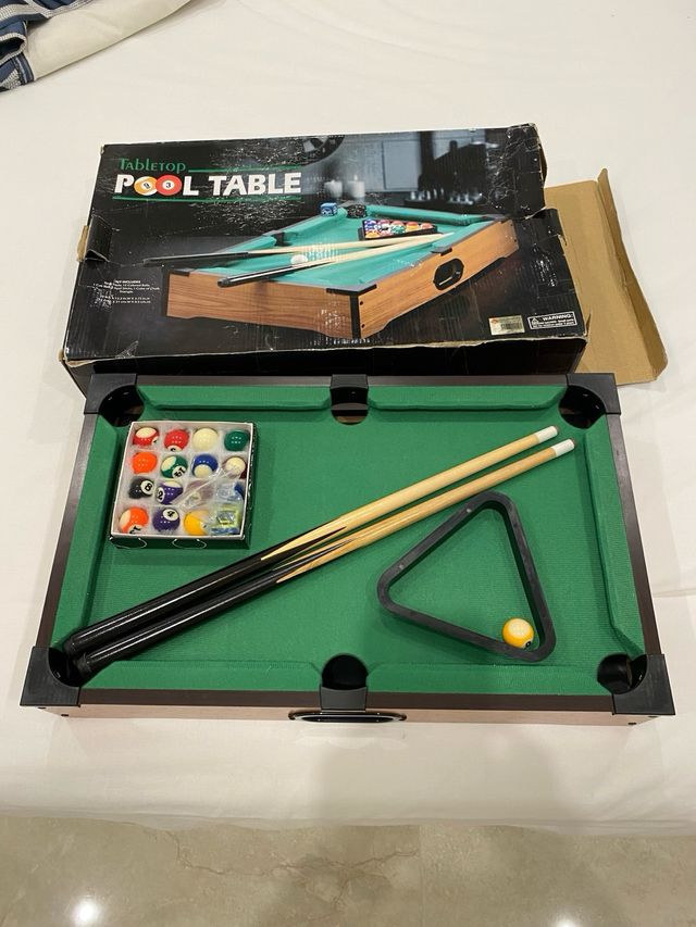 Mini mesa de billar con accesorios