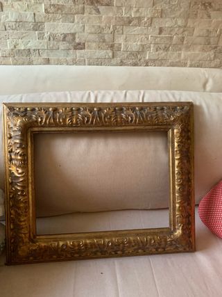 Marco de madera pan de oro labrado en escayola