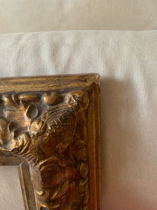 Marco de madera pan de oro labrado en escayola