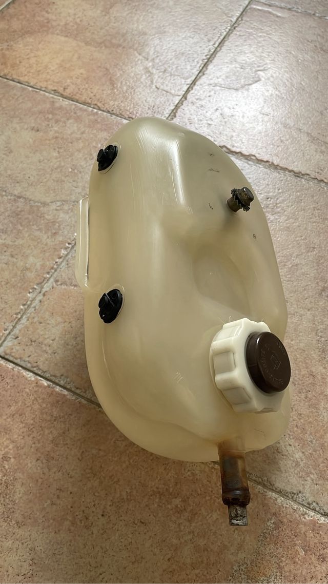 Vaso expansión Supercinco GT Turbo