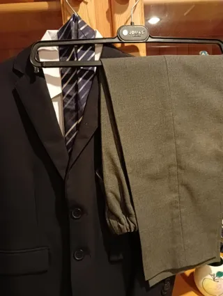 Trajes completos niño T8 y T10 Los dos 4 euros