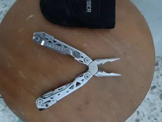 Multiusos Gerber con funda Negra