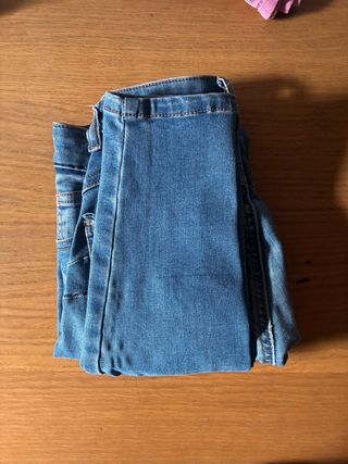 Pantalones pitillo azules talla 32