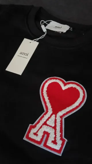 Sudadera Ami Negra Logo Corazón