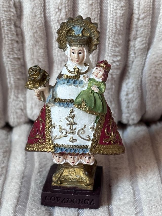 Adorno Virgen de Covadonga