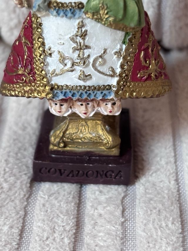 Adorno Virgen de Covadonga