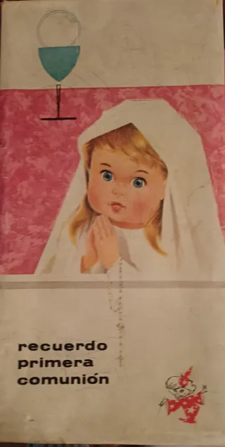 Muñeca de comunión con velo y medalla