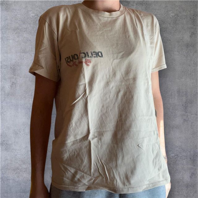 Camiseta beige manga corta
