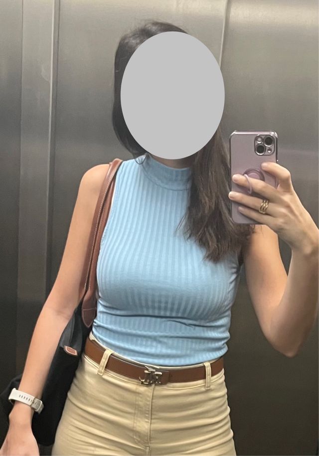 Top Stradivarius azul ajustado Talla M