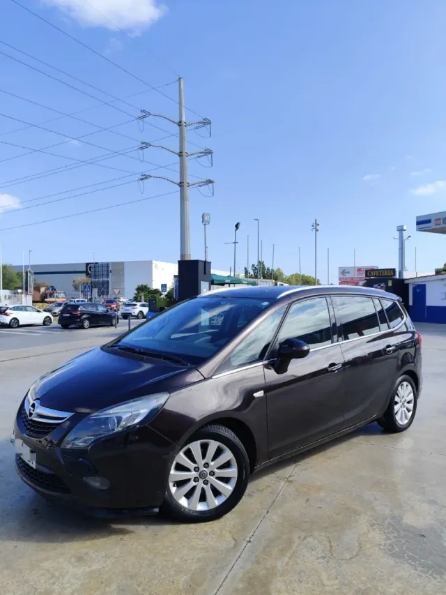 Opel Zafira Tourer 2013