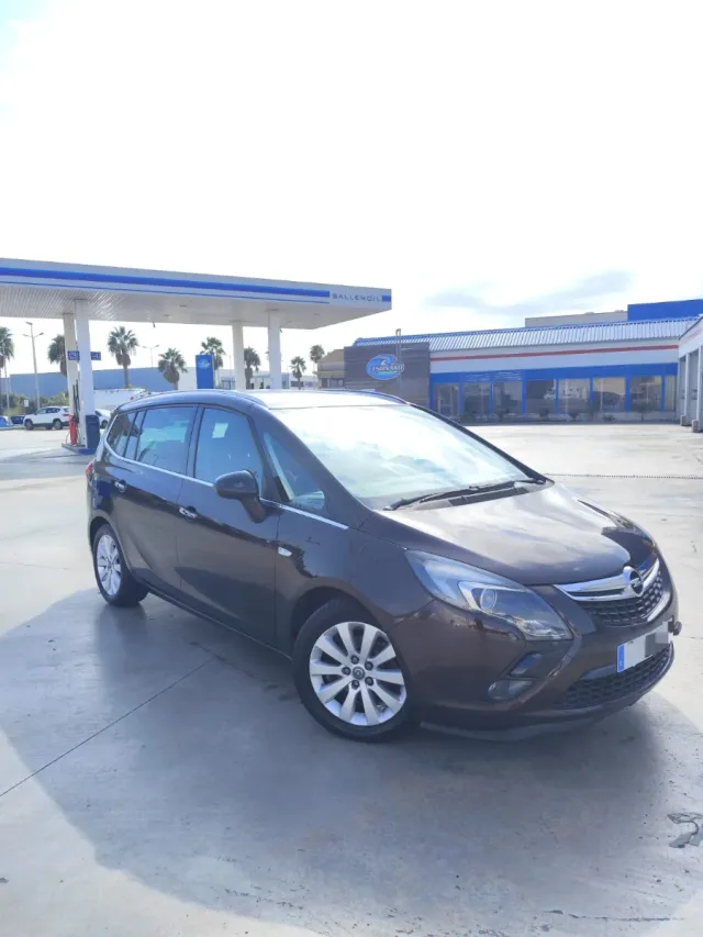 Opel Zafira Tourer 2013