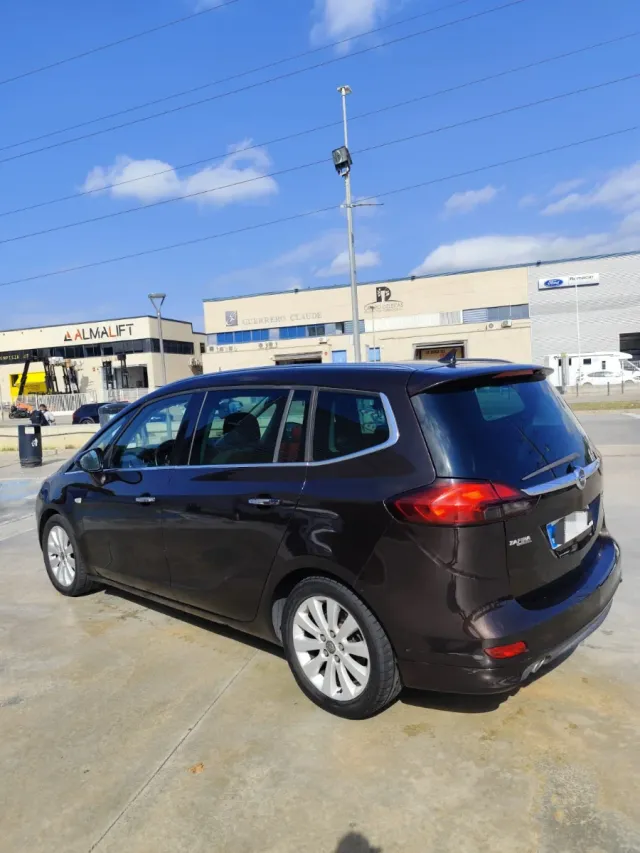Opel Zafira Tourer 2013