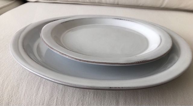 Pratos planos Zara Home grandes e médios