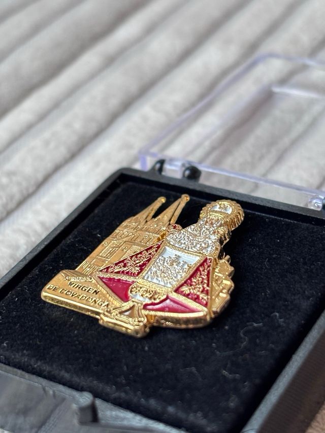 Pin Virgen de Covadonga