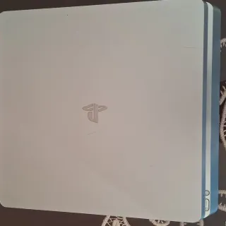 PS4 (PlayStation 4) Plata + FIFA 21 y 23