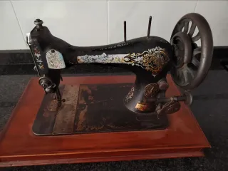 Máquina de coser Singer antigua