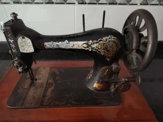 Máquina de coser Singer antigua